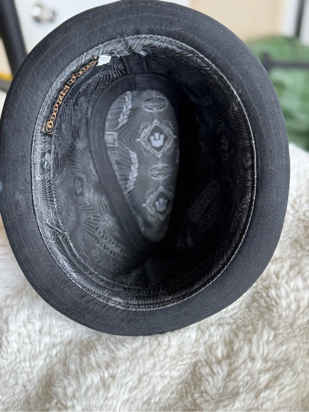 Goorin Bros Black 100% Leather Trilby Hat with Branded Metal Emblem Sz XL Rare
